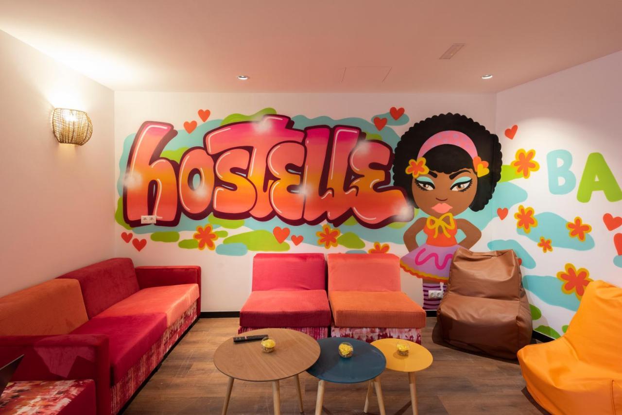 Hostelle - Women Only Hostel バルセロナ エクステリア 写真